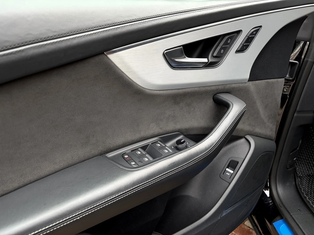 Audi Q8, 2020г, передний привод, автомат