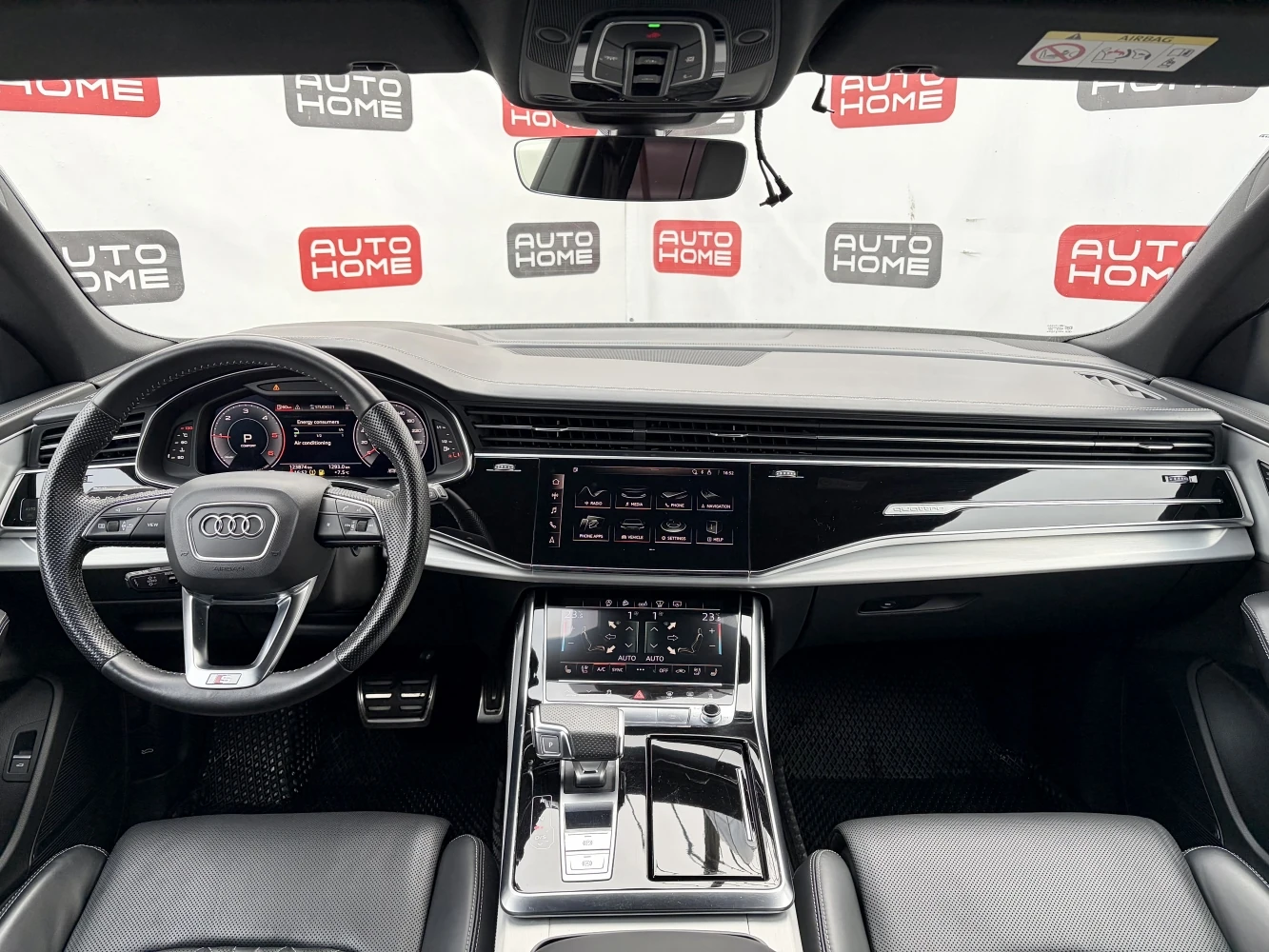 Audi Q8, 2020г, передний привод, автомат