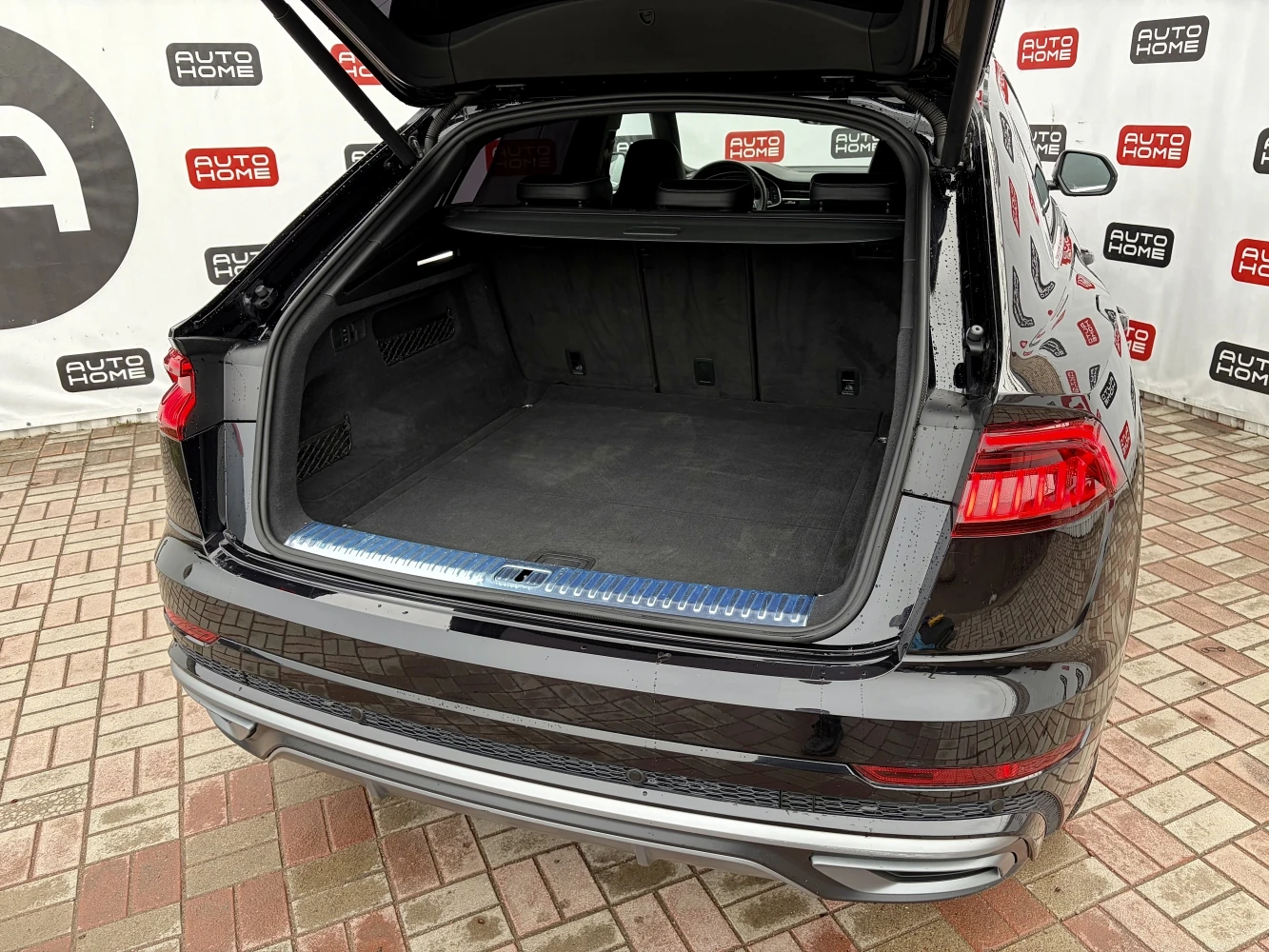 Audi Q8, 2020г, передний привод, автомат