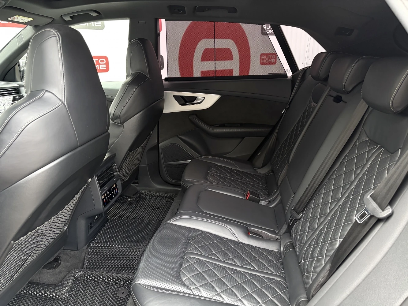 Audi Q8, 2020г, передний привод, автомат