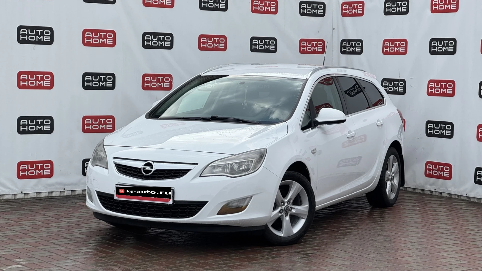 Opel Astra, 2011г, передний привод, автомат