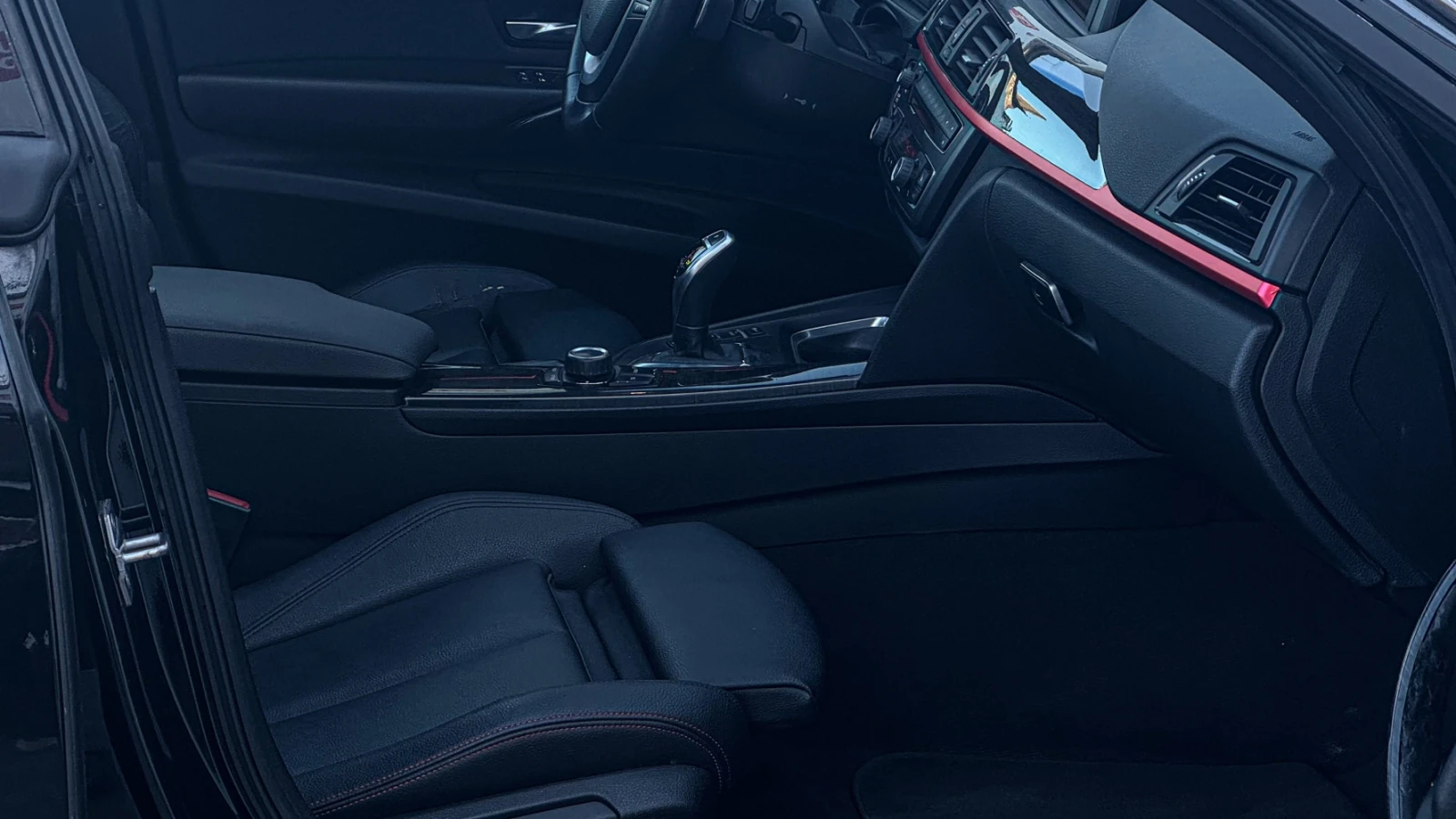 BMW 3 серии, 2015г, передний привод, автомат