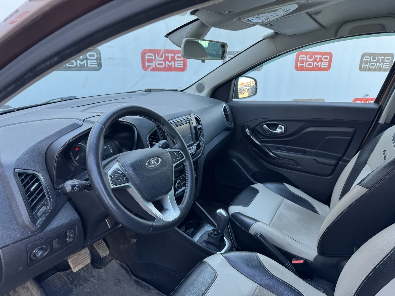 Lada (ВАЗ) XRAY, 2018г, передний привод, робот