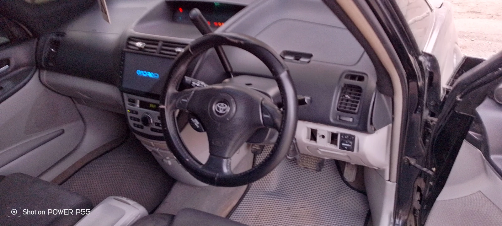 Toyota Opa, 2001г, передний привод, вариатор