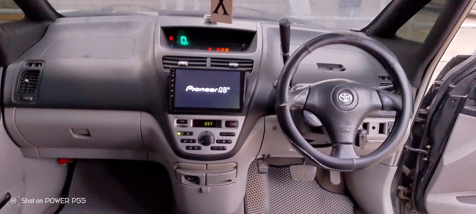 Toyota Opa, 2001г, передний привод, вариатор