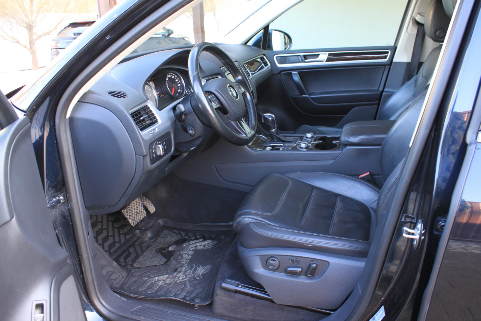 Volkswagen Touareg, 2016г, полный привод, автомат