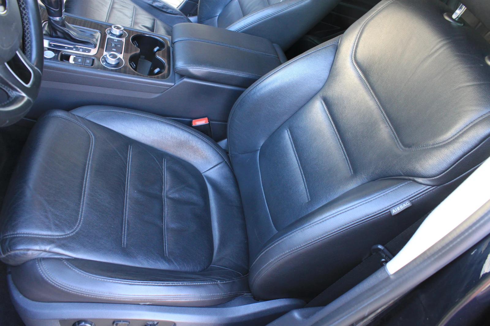 Volkswagen Touareg, 2016г, полный привод, автомат