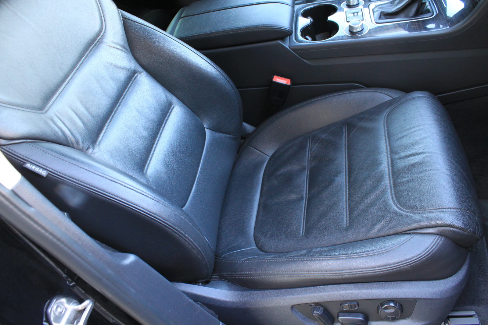 Volkswagen Touareg, 2016г, полный привод, автомат