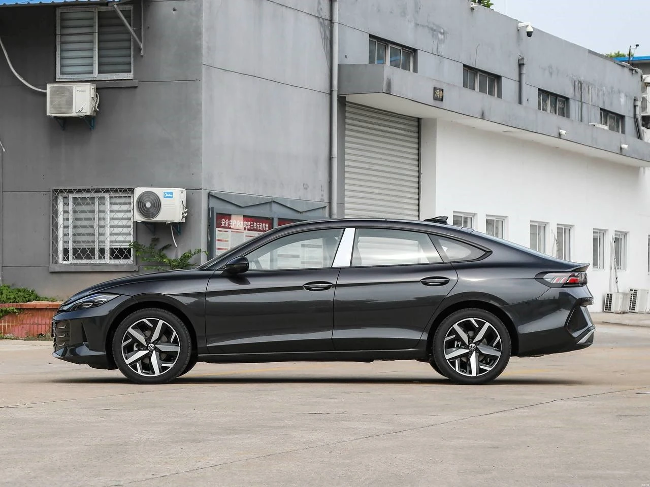 Volkswagen Lamando, 2025г, передний привод, робот