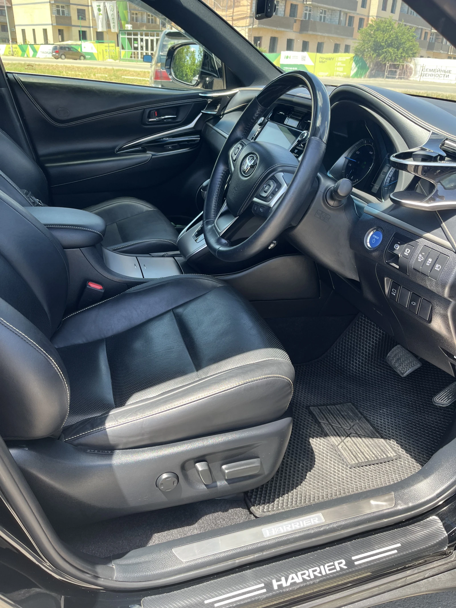 Toyota Harrier, 2018г, полный привод, вариатор