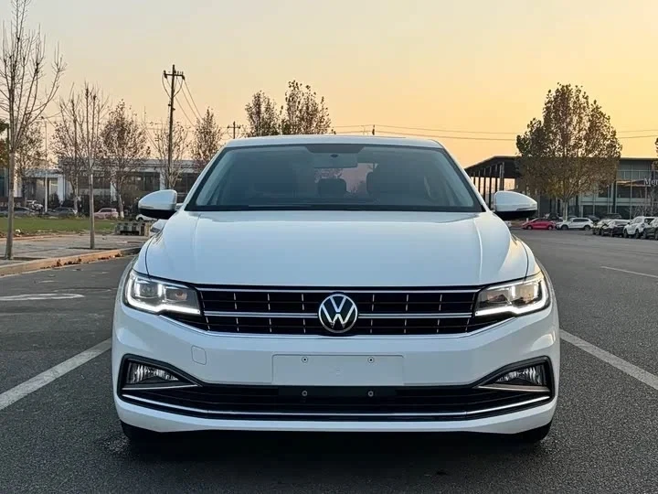 Volkswagen Bora, 2022г, передний привод, робот