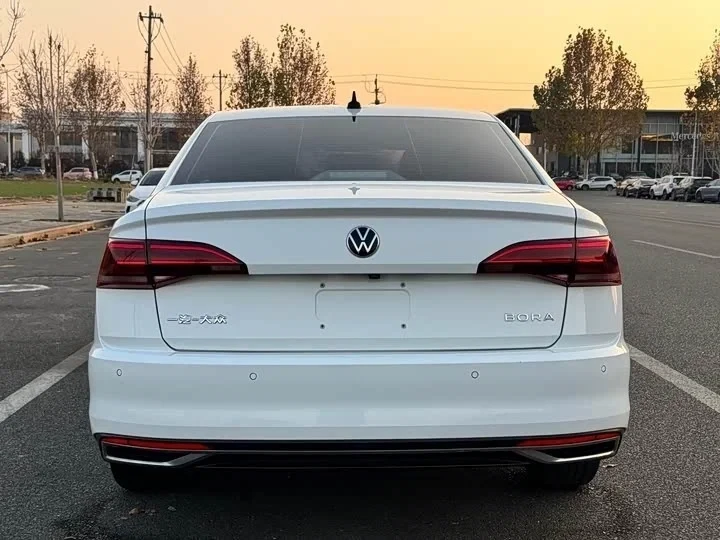 Volkswagen Bora, 2022г, передний привод, робот