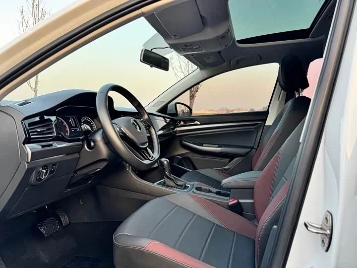 Volkswagen Bora, 2022г, передний привод, робот