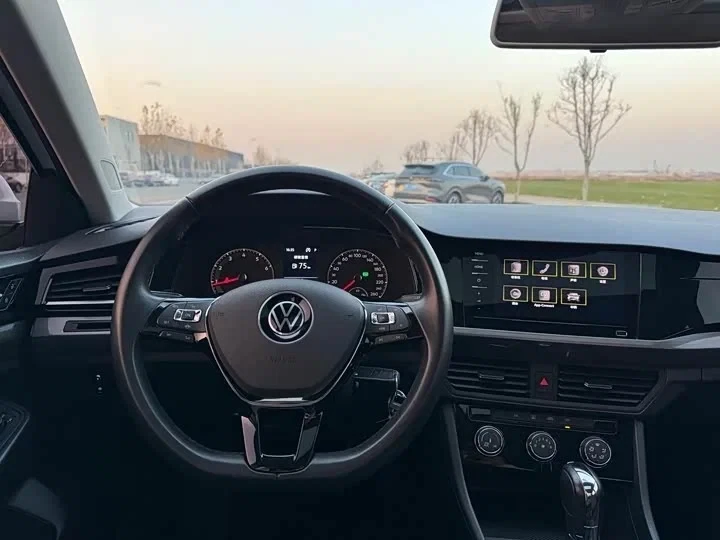 Volkswagen Bora, 2022г, передний привод, робот