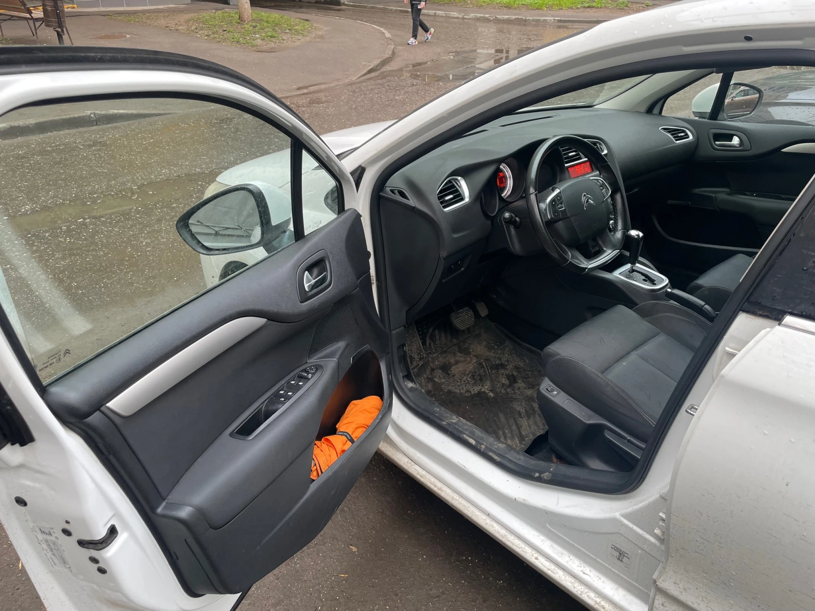 Citroen C4, 2012г, передний привод, автомат