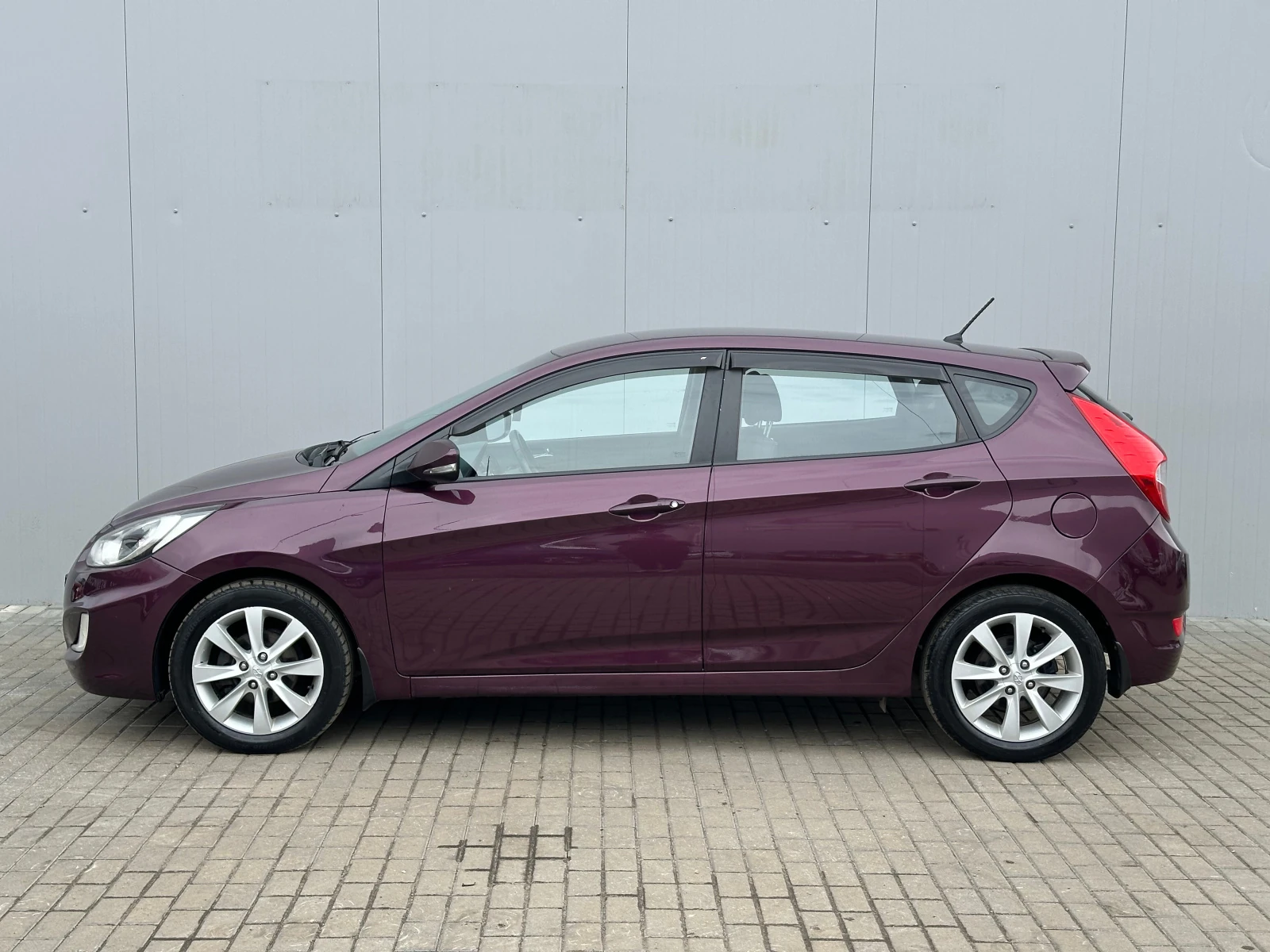 Hyundai Solaris, 2012г, передний привод, механика