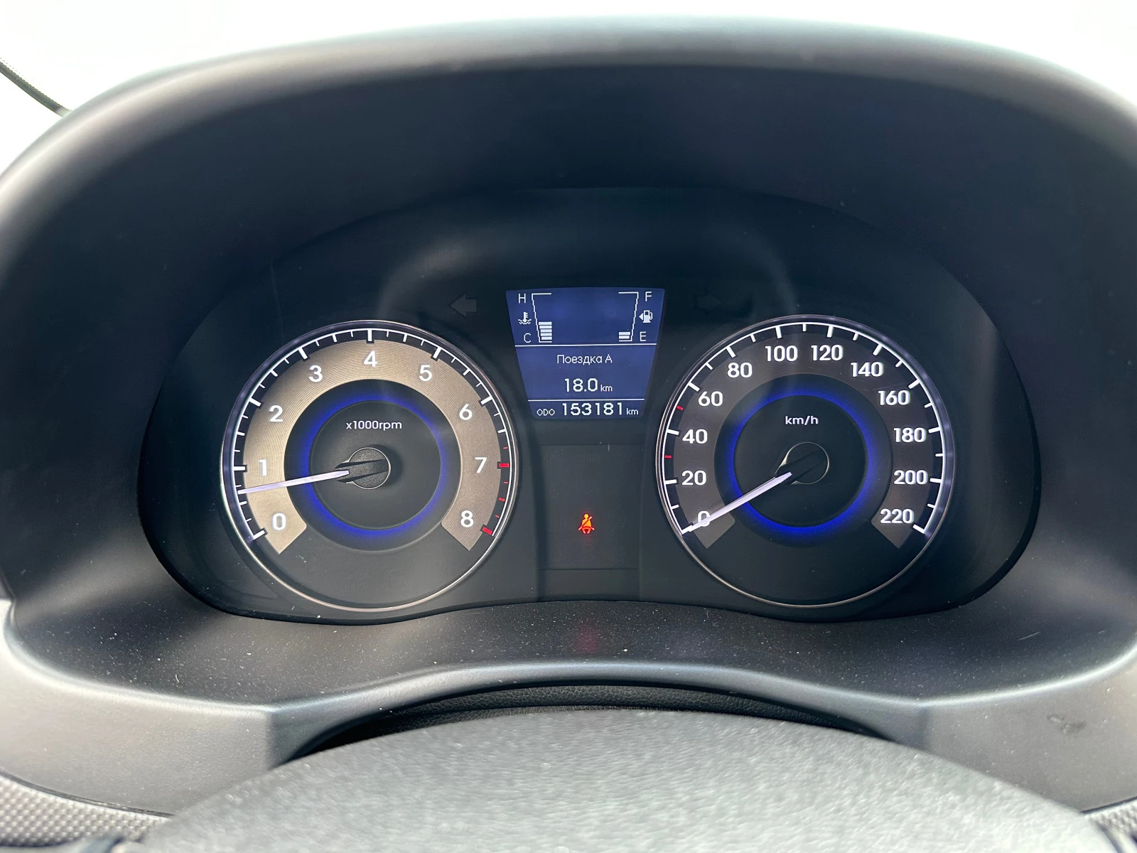 Hyundai Solaris, 2012г, передний привод, механика