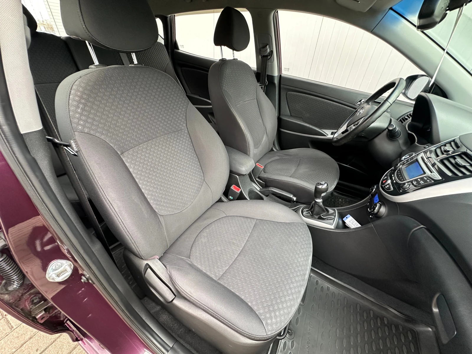 Hyundai Solaris, 2012г, передний привод, механика