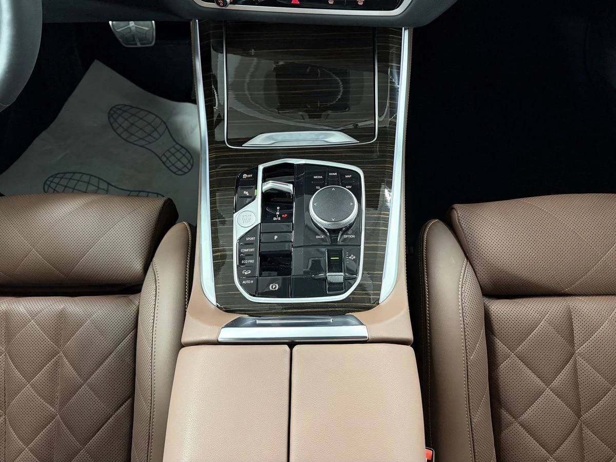 BMW X5, 2025г, полный привод, автомат