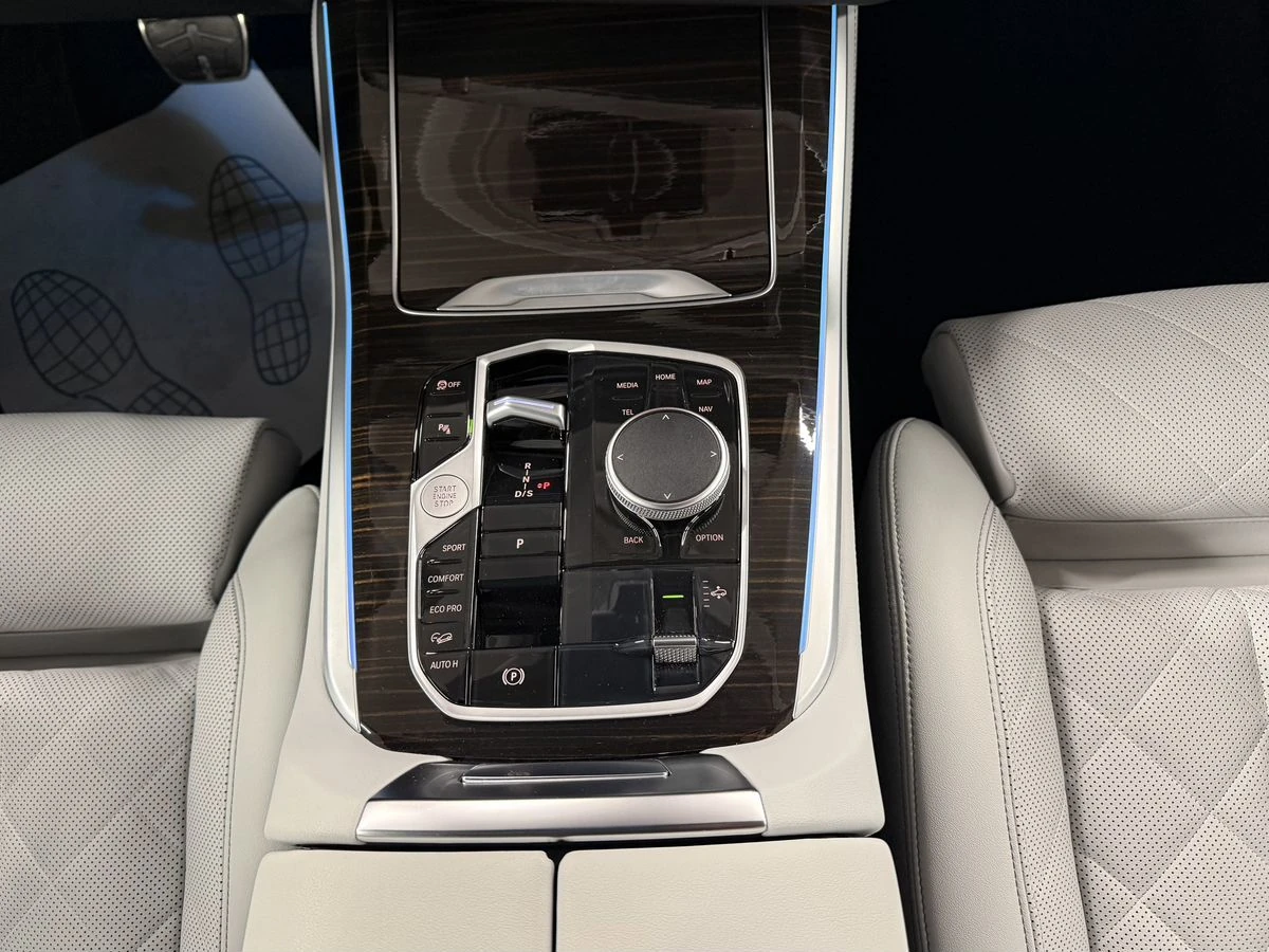 BMW X5, 2025г, полный привод, автомат