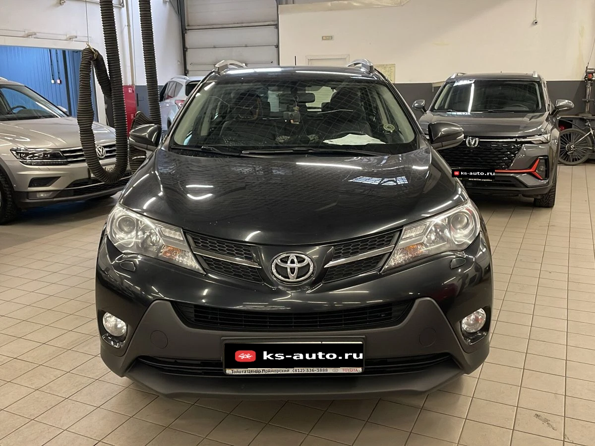 Toyota RAV4, 2014г, передний привод, механика