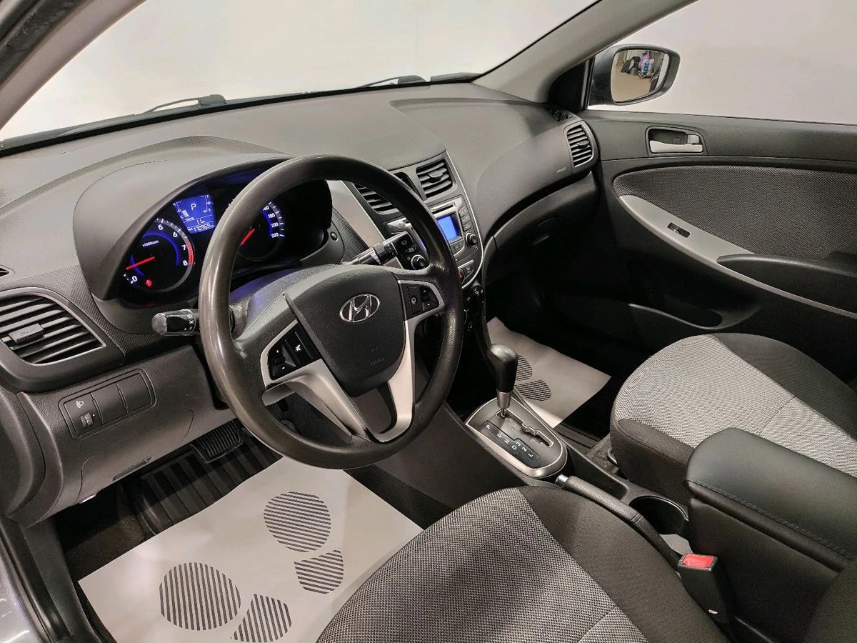 Hyundai Solaris, 2012г, передний привод, автомат