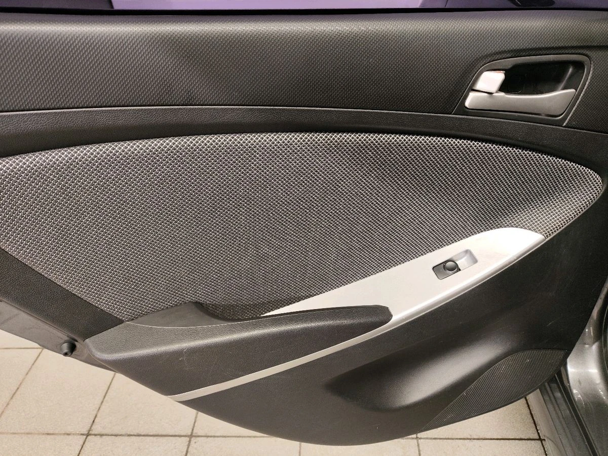 Hyundai Solaris, 2012г, передний привод, автомат