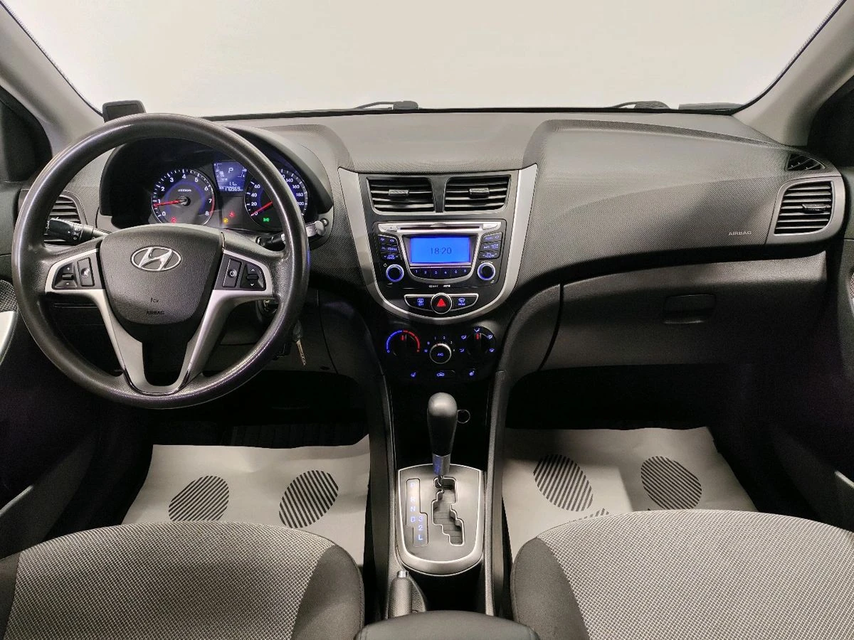 Hyundai Solaris, 2012г, передний привод, автомат