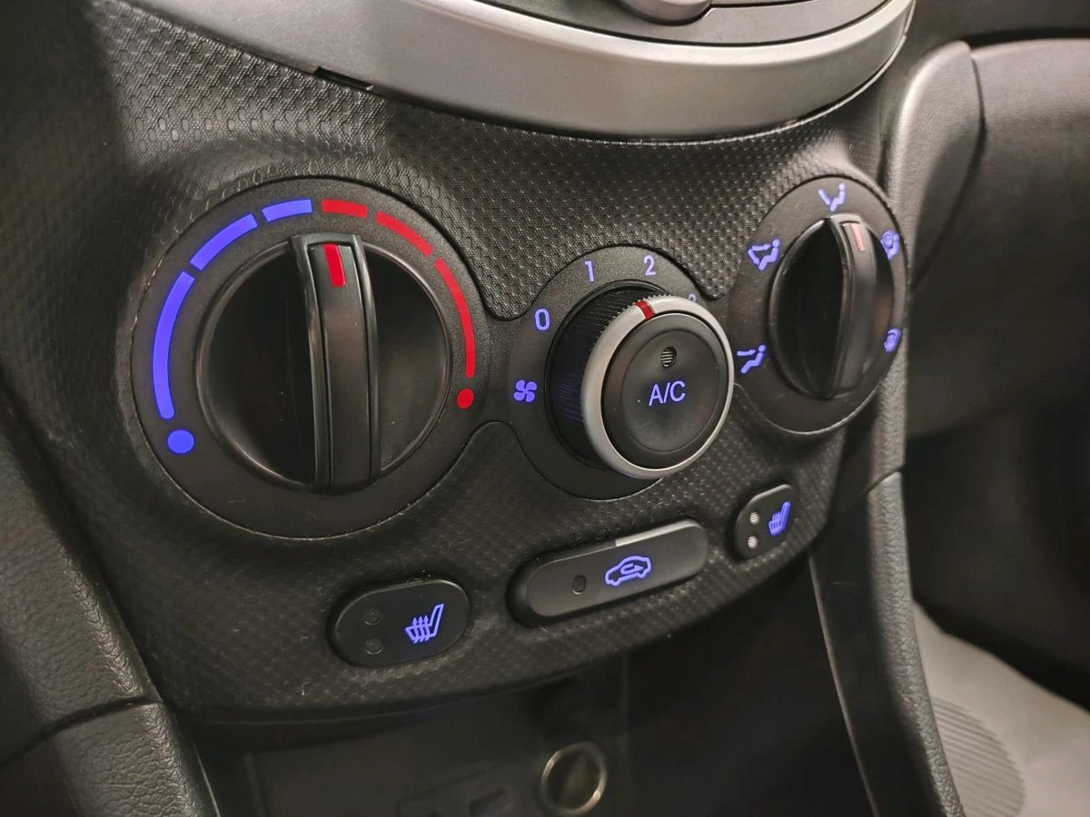 Hyundai Solaris, 2012г, передний привод, автомат