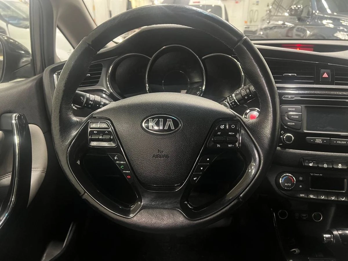 Kia Ceed, 2015г, передний привод, робот