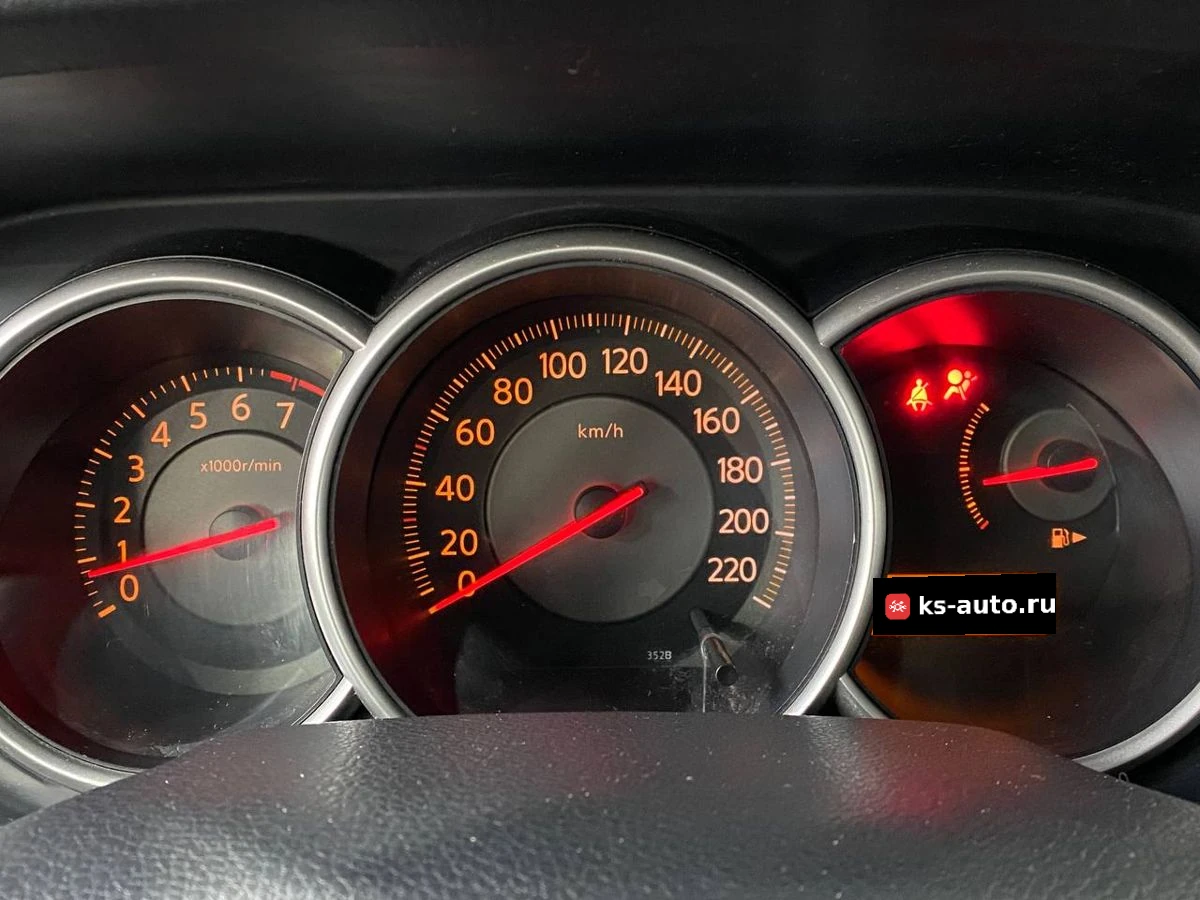 Nissan Tiida, 2008г, передний привод, механика