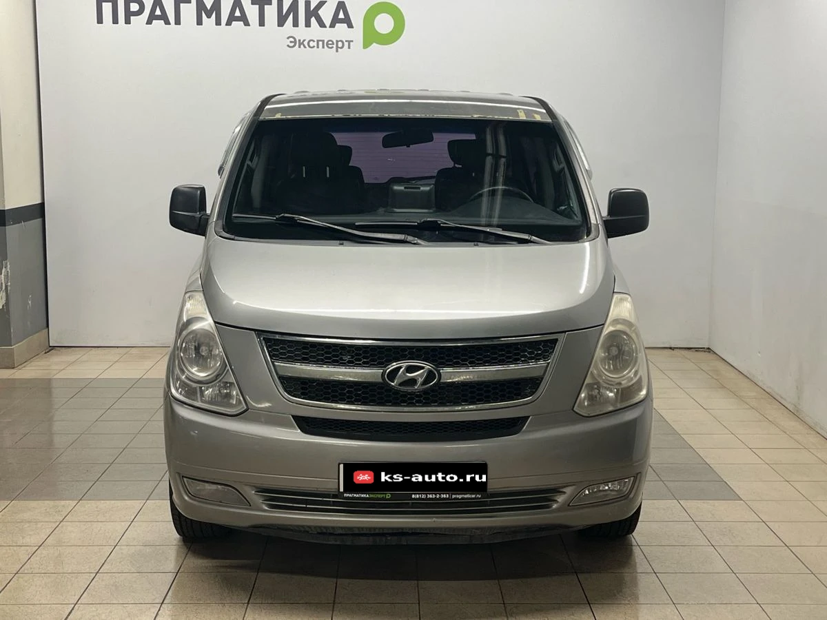 Hyundai Grand Starex, 2011г, задний привод, автомат