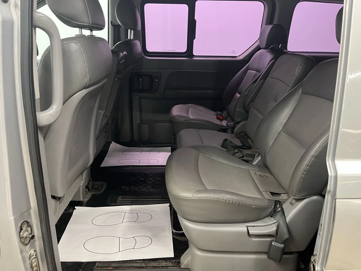 Hyundai Grand Starex, 2011г, задний привод, автомат