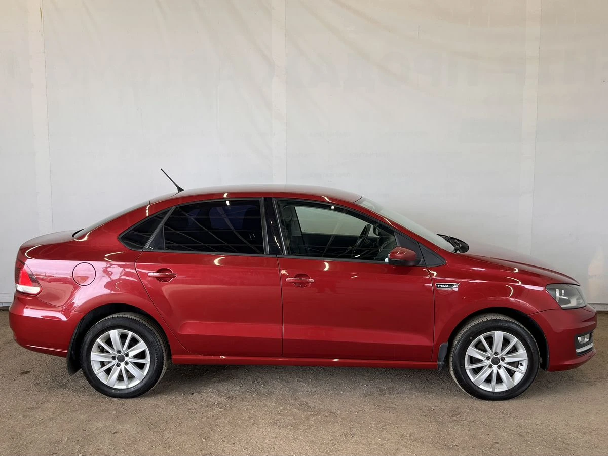 Volkswagen Polo, 2015г, передний привод, автомат