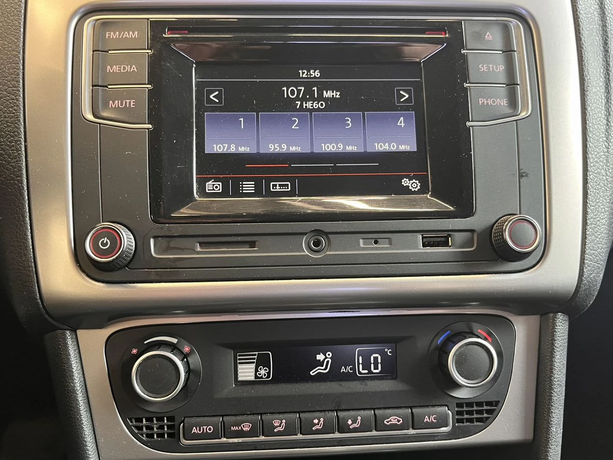 Volkswagen Polo, 2015г, передний привод, автомат