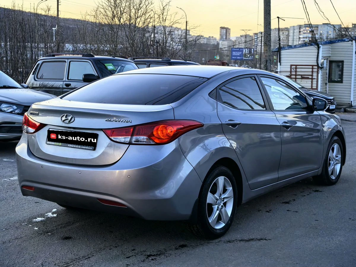 Hyundai Elantra, 2012г, передний привод, механика
