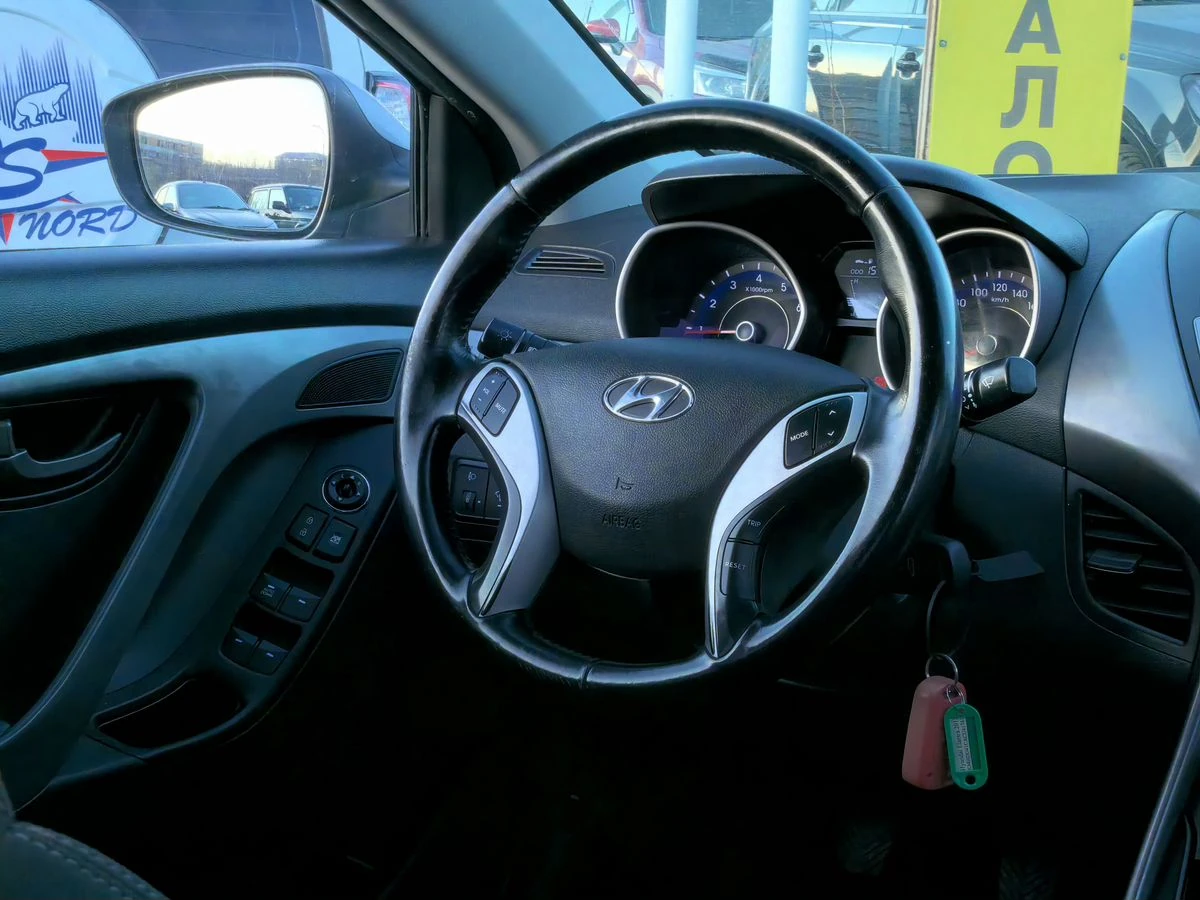 Hyundai Elantra, 2012г, передний привод, механика