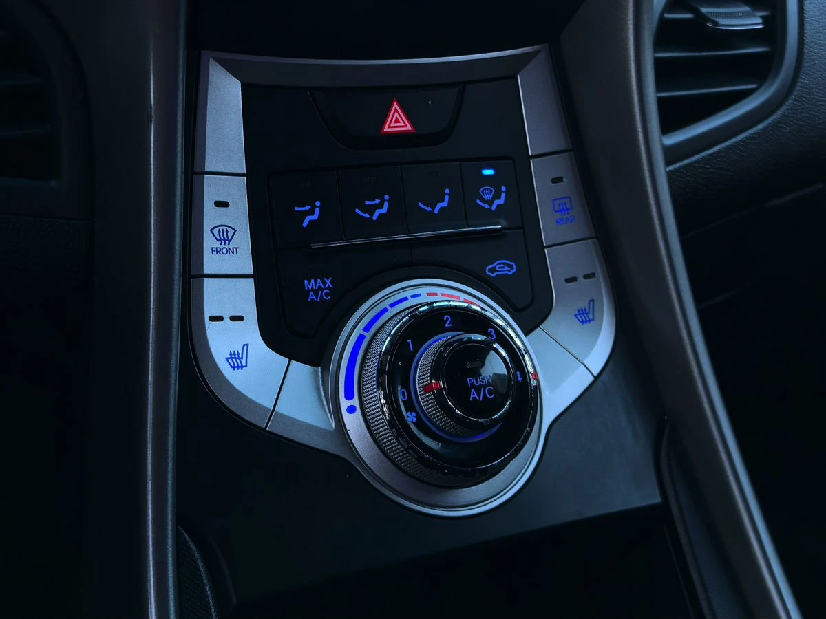 Hyundai Elantra, 2012г, передний привод, механика