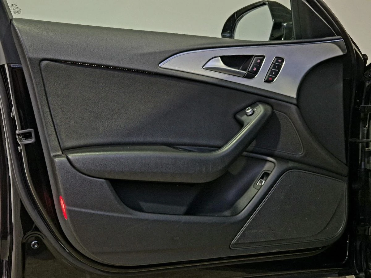 Audi A6, 2015г, передний привод, робот