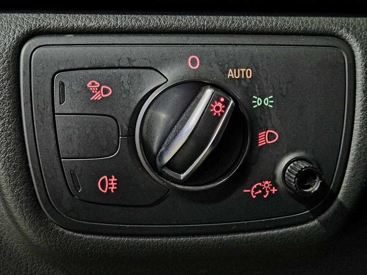 Audi A6, 2015г, передний привод, робот