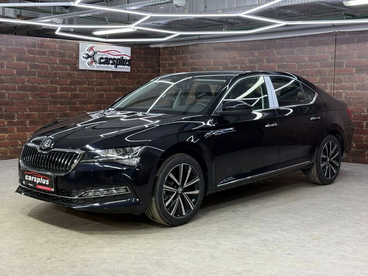 Skoda Superb, 2025г, передний привод, робот