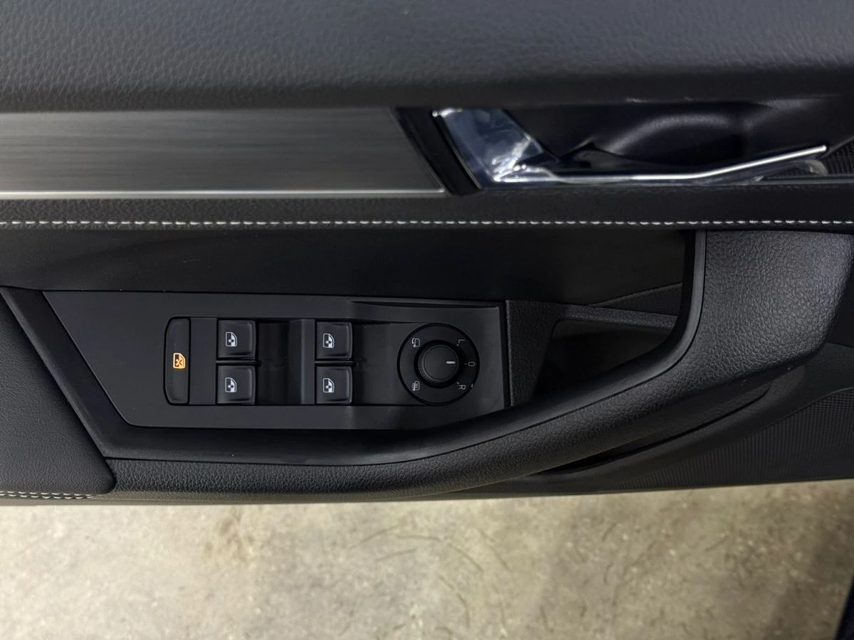 Skoda Superb, 2025г, передний привод, робот