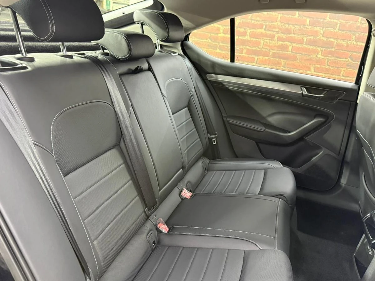 Skoda Superb, 2025г, передний привод, робот