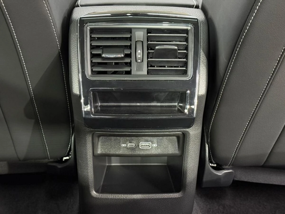 Skoda Superb, 2025г, передний привод, робот