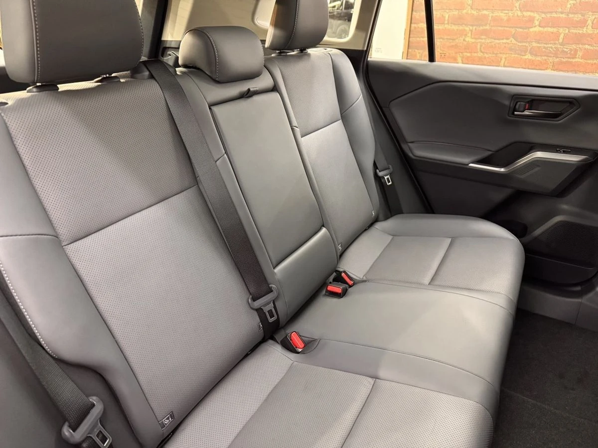 Toyota RAV4, 2026г, полный привод, вариатор