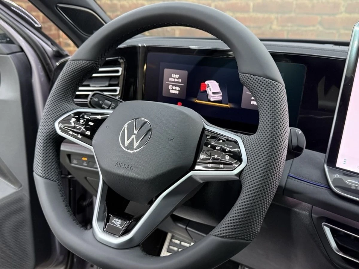 Volkswagen Tiguan, 2026г, полный привод, робот