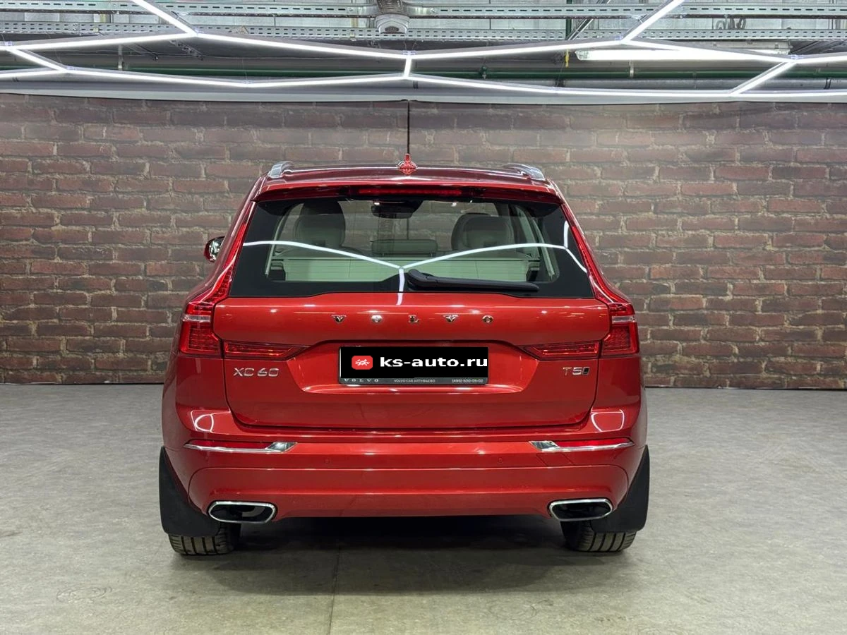 Volvo XC60, 2021г, полный привод, автомат