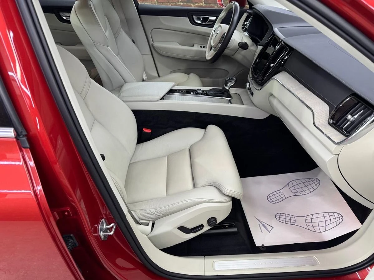 Volvo XC60, 2021г, полный привод, автомат