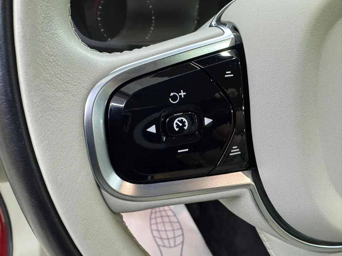 Volvo XC60, 2021г, полный привод, автомат