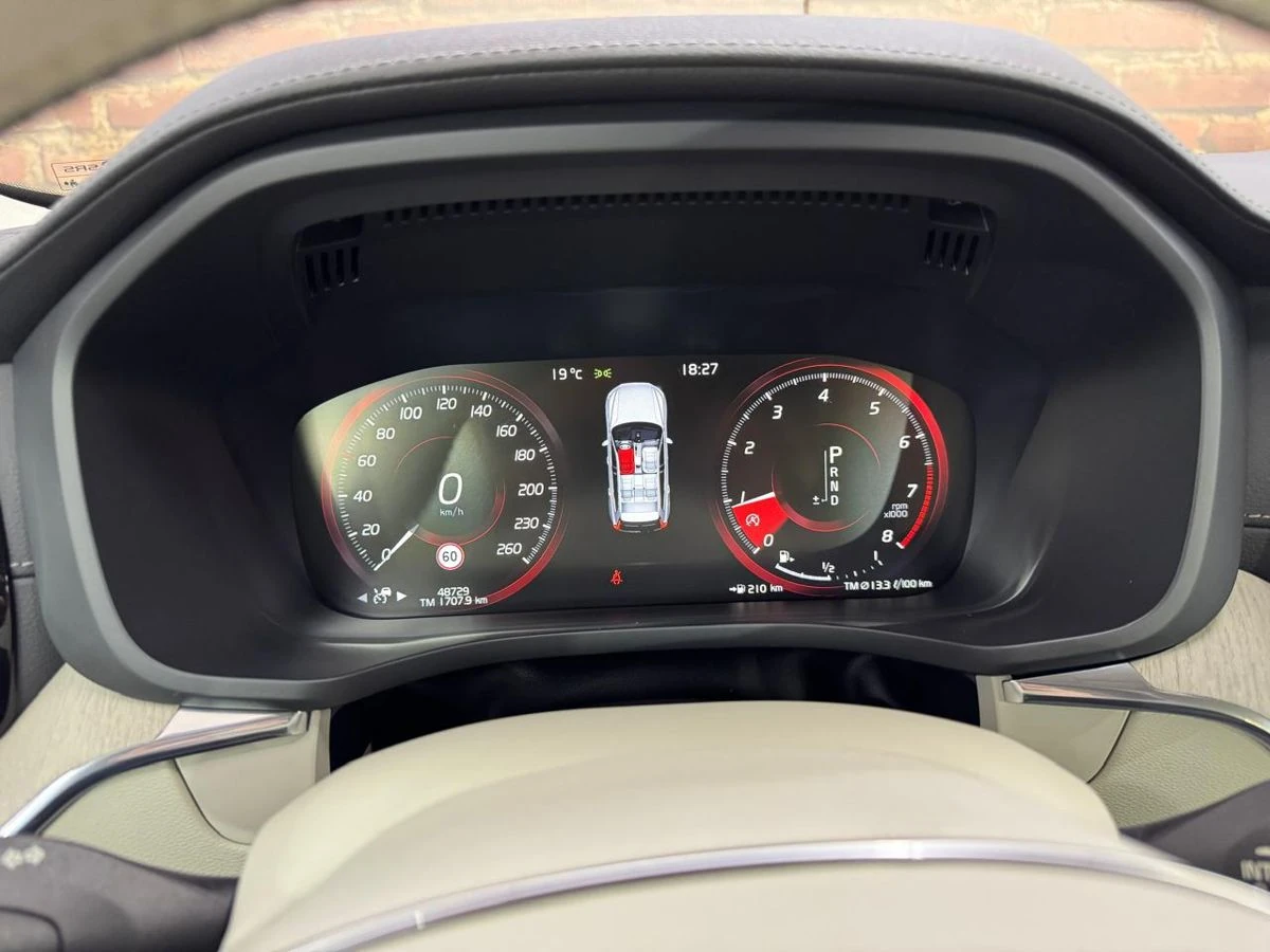 Volvo XC60, 2021г, полный привод, автомат